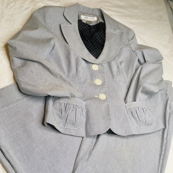 Nine West Jackets & Blazers - Nine West Suit 2pc Navy White stripe size 8